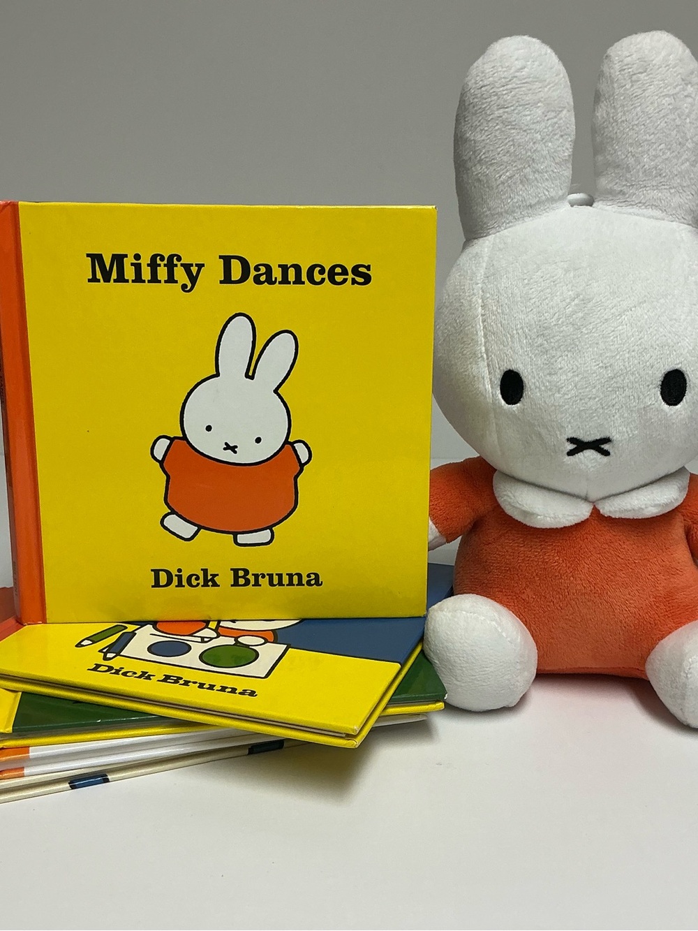 Dick Bruna Miffy Plush with 5 HC Books -Hospital, Zoo, Gallery, School & Dances